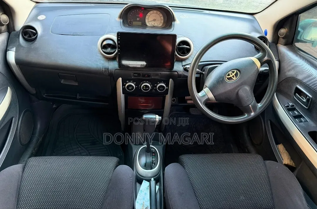 Toyota IST 2004 Blue
