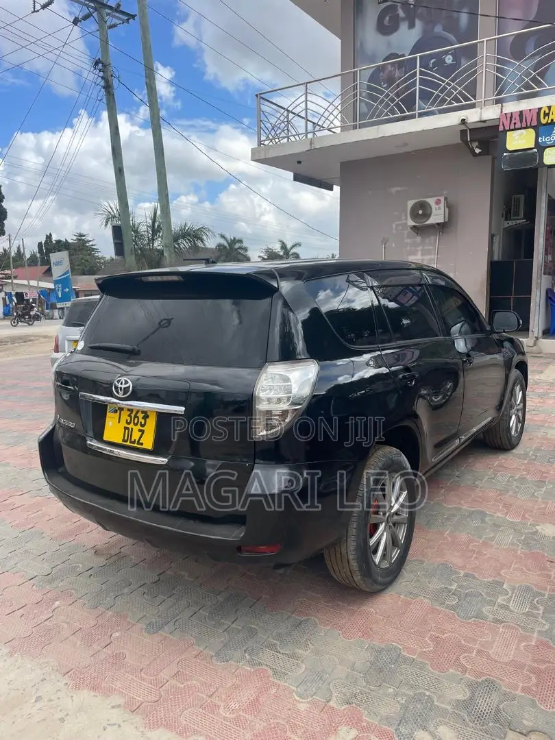 Toyota Vanguard 2010 Black