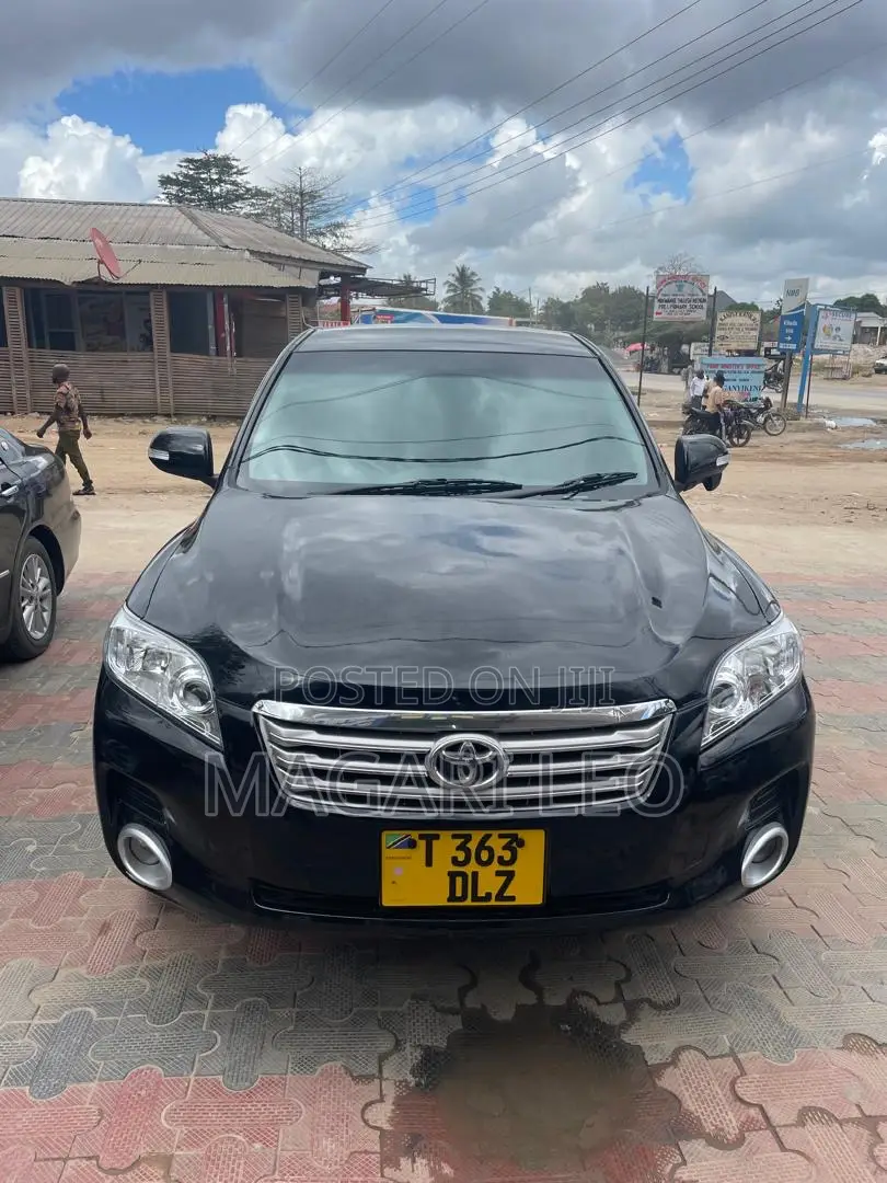 Toyota Vanguard 2010 Black