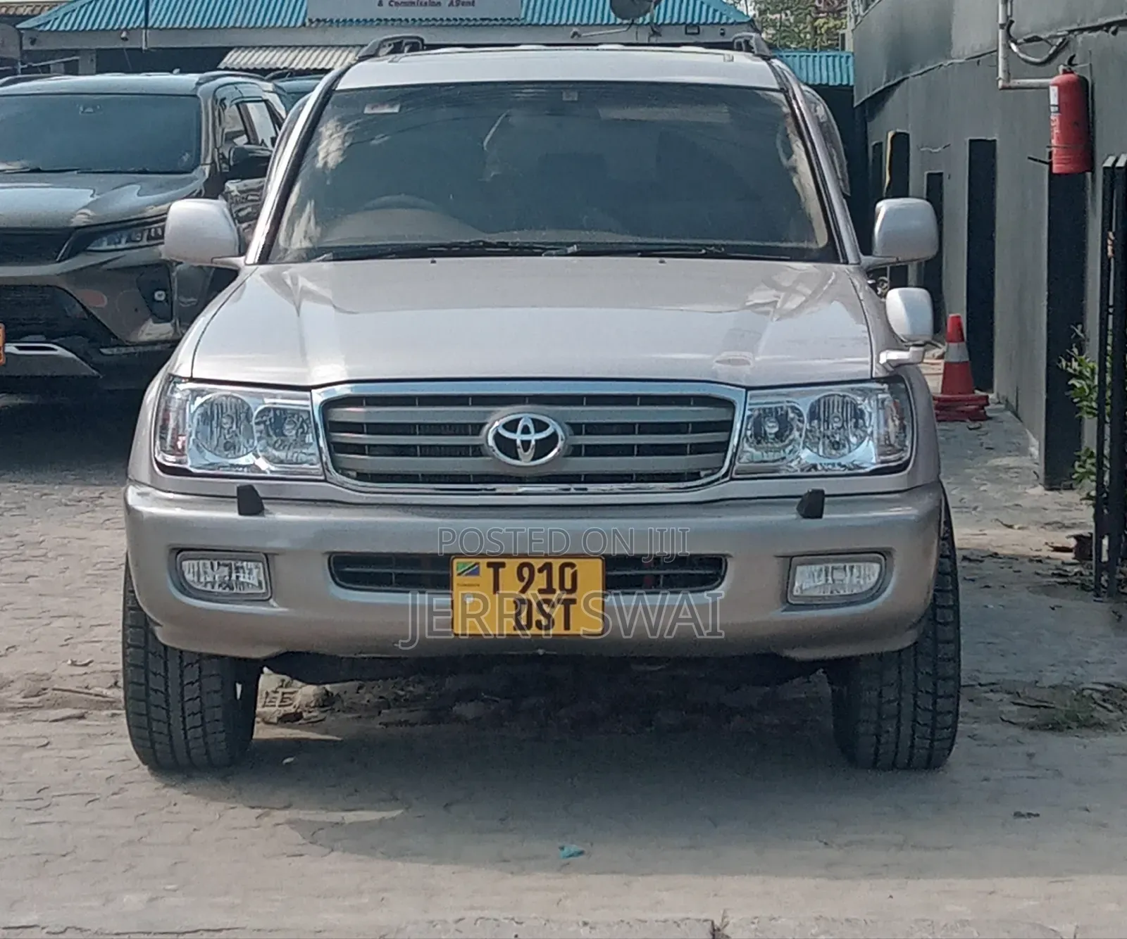 Toyota Land Cruiser 2002 Off white