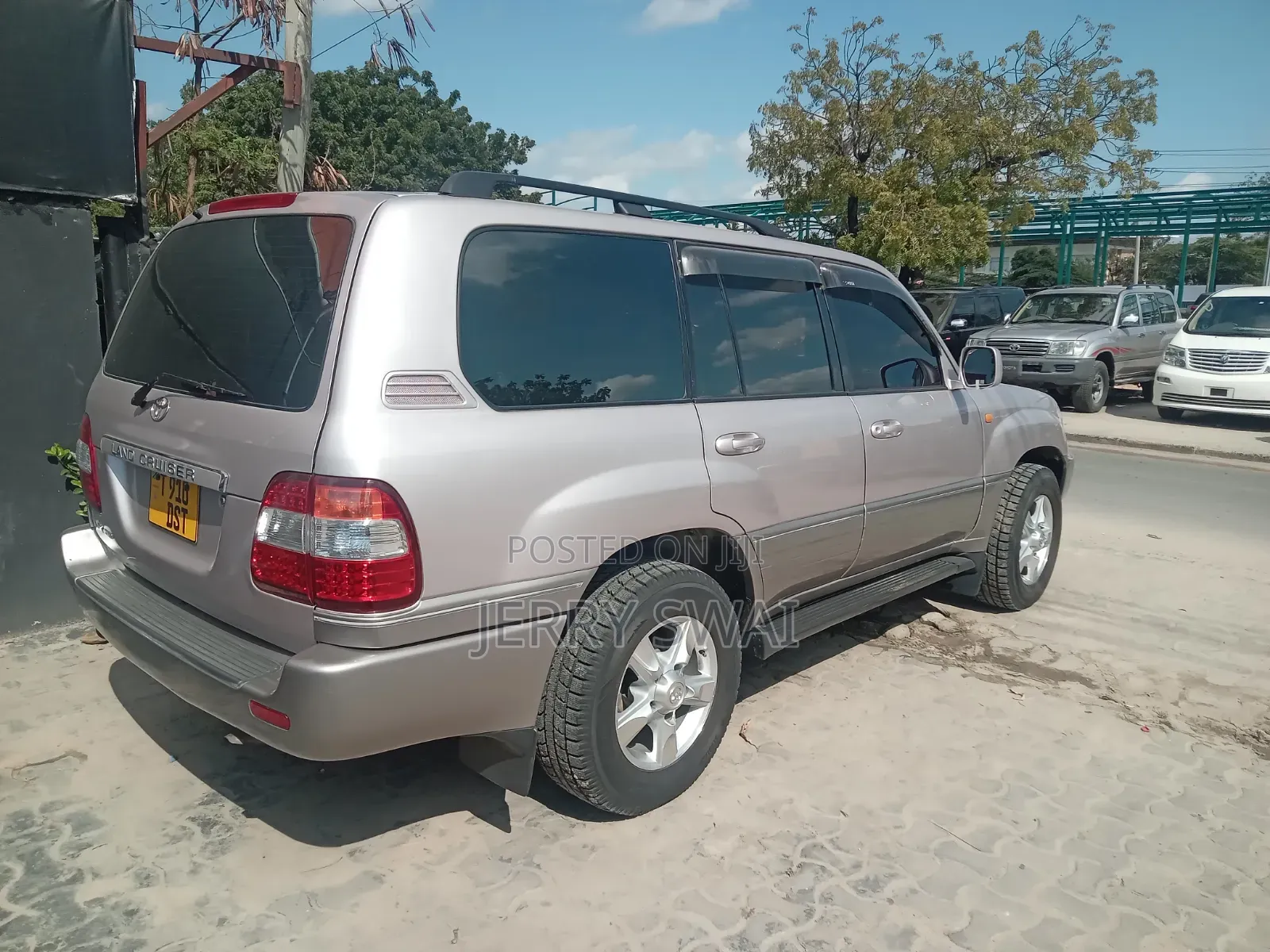 Toyota Land Cruiser 2002 Off white
