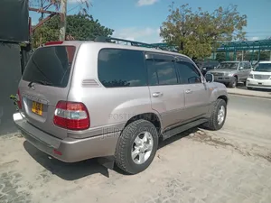 Toyota Land Cruiser 2002 Off white
