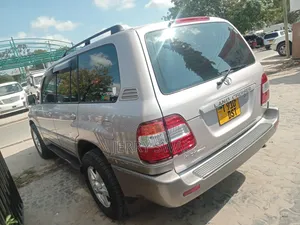 Toyota Land Cruiser 2002 Off white