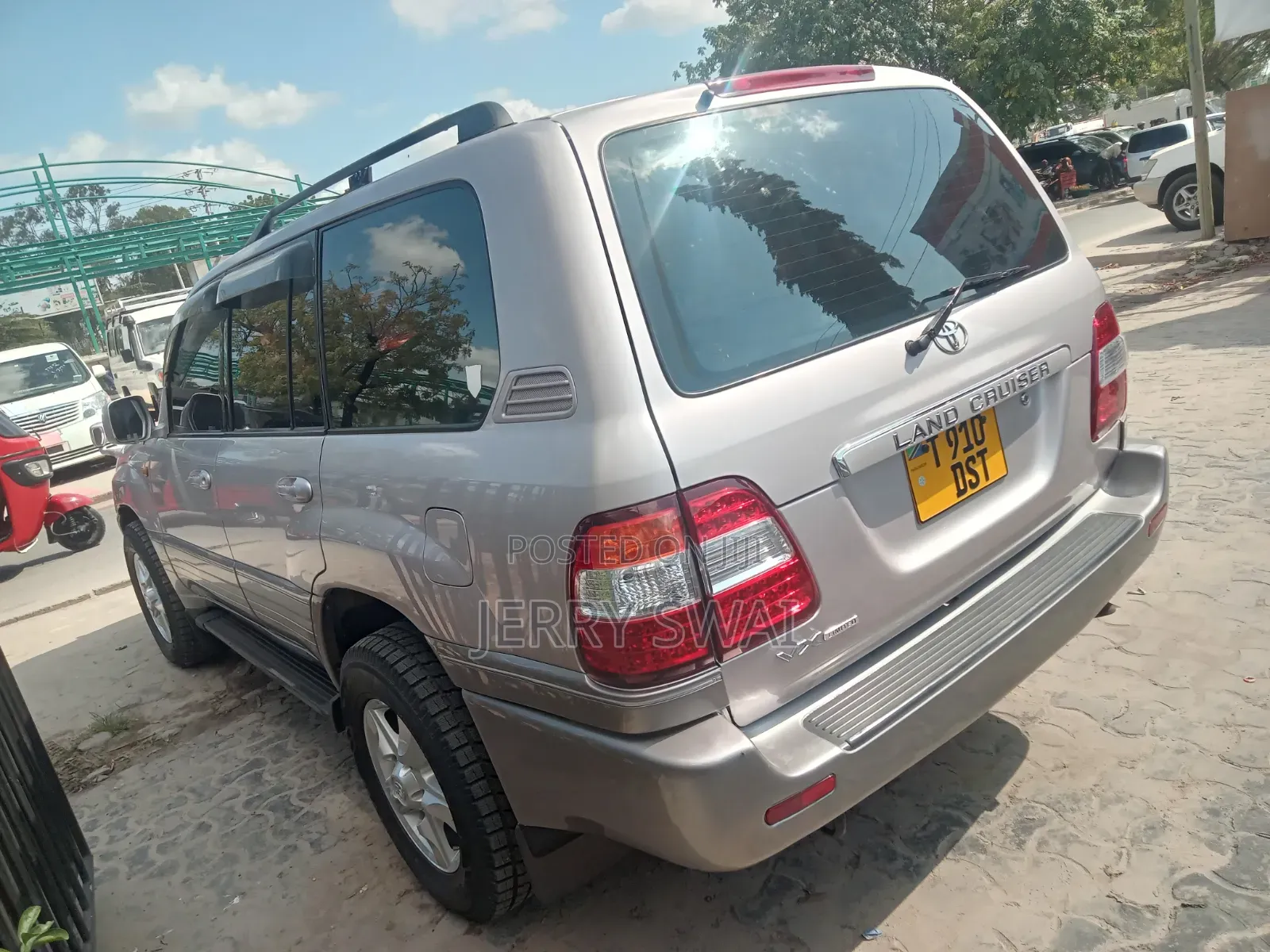 Toyota Land Cruiser 2002 Off white
