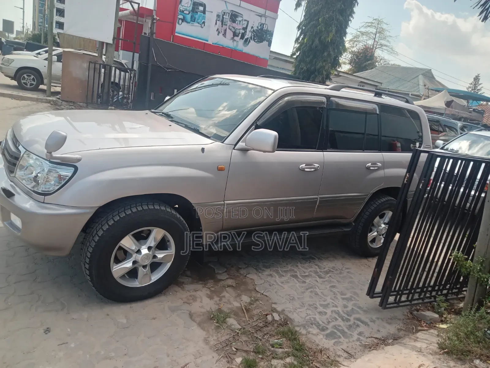 Toyota Land Cruiser 2002 Off white