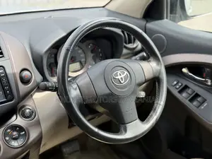 Toyota Vanguard 2008 Silver