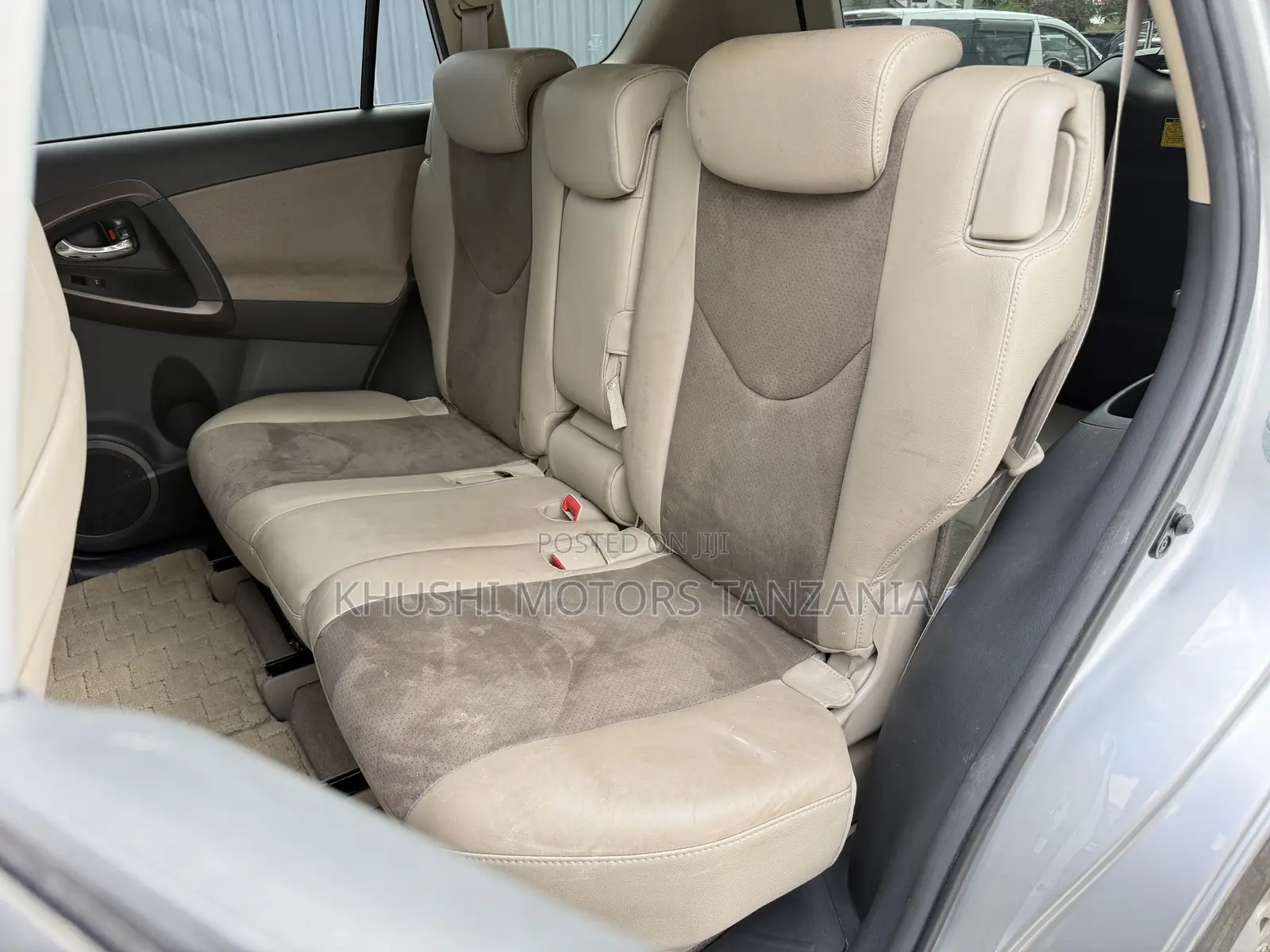 Toyota Vanguard 2008 Silver