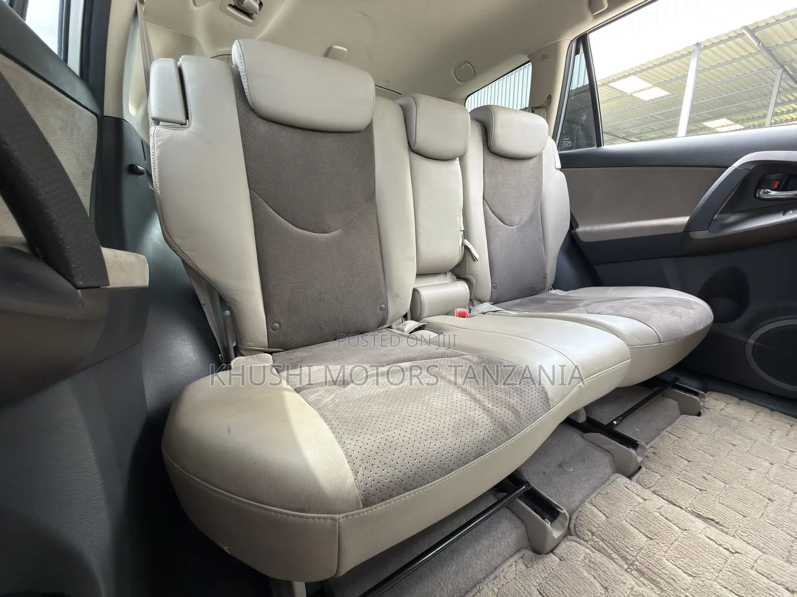 Toyota Vanguard 2008 Silver