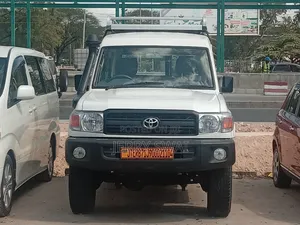 Toyota Land Cruiser 2009 White