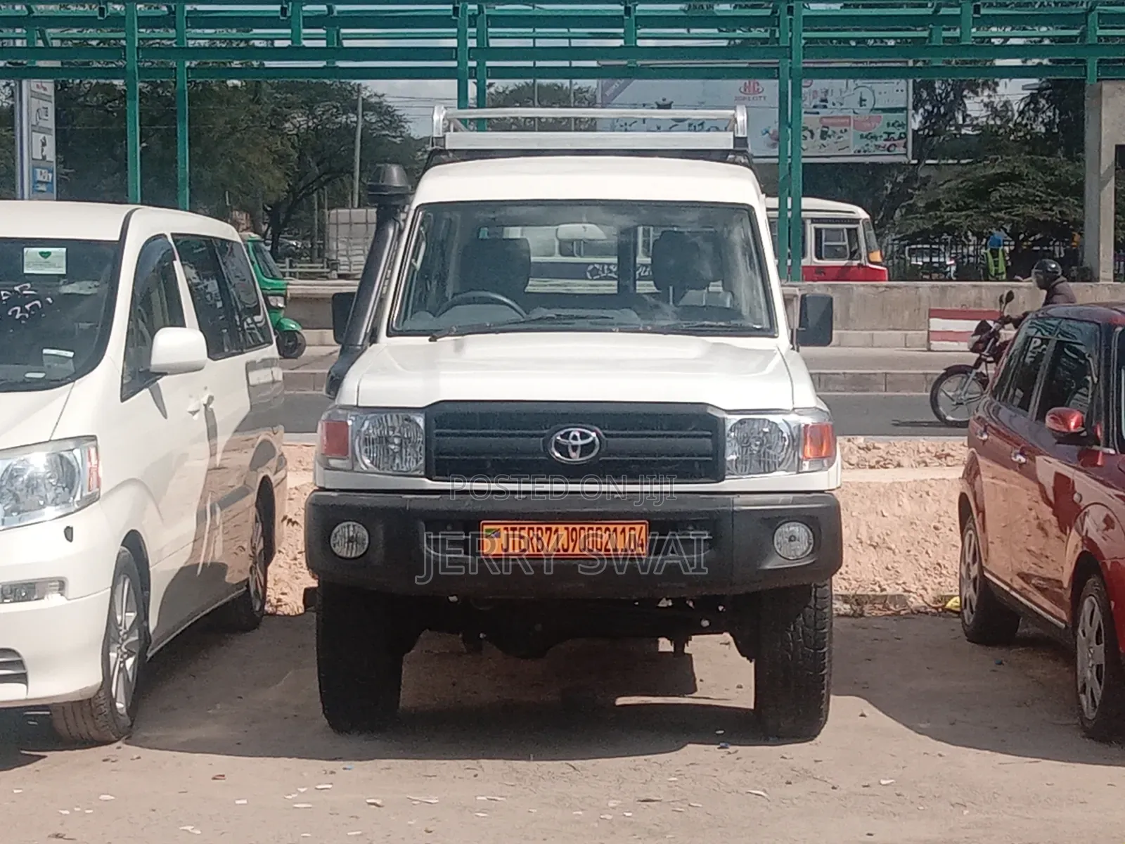 Toyota Land Cruiser 2009 White