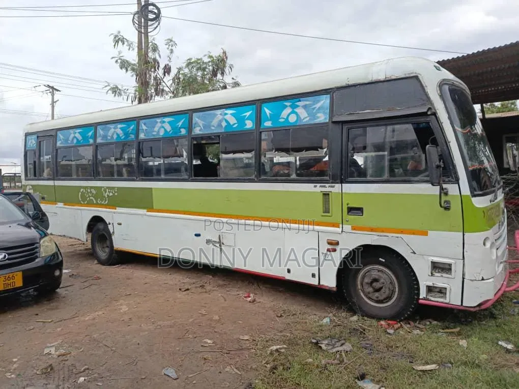 Tata Starbus Ultra Skool 2015 Green