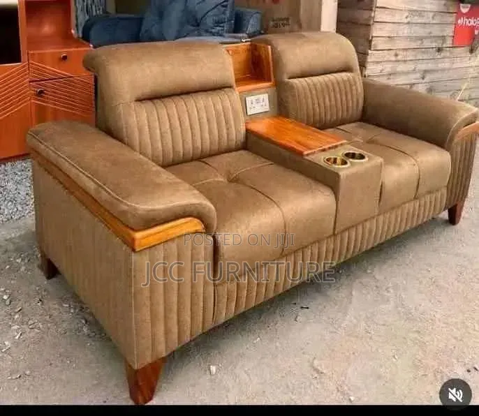 Tunauza Sofa Kali