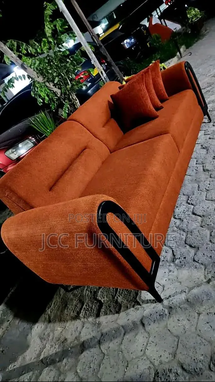 Tunauza Sofa Kali