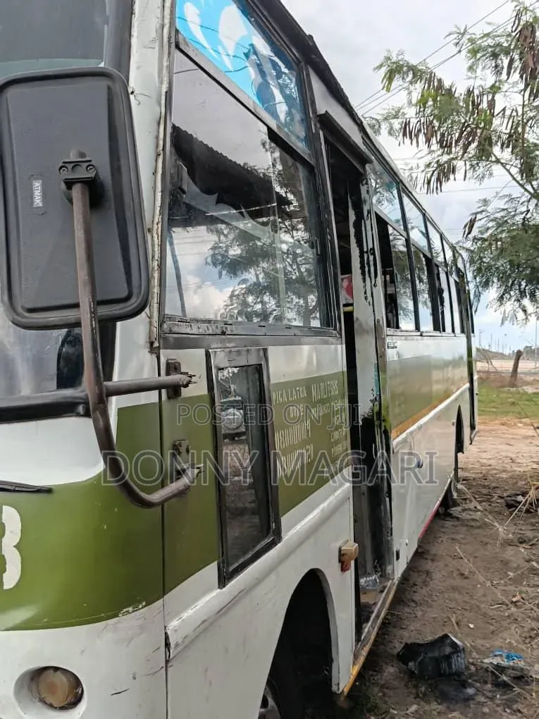 Tata Starbus Ultra Skool 2015 Green