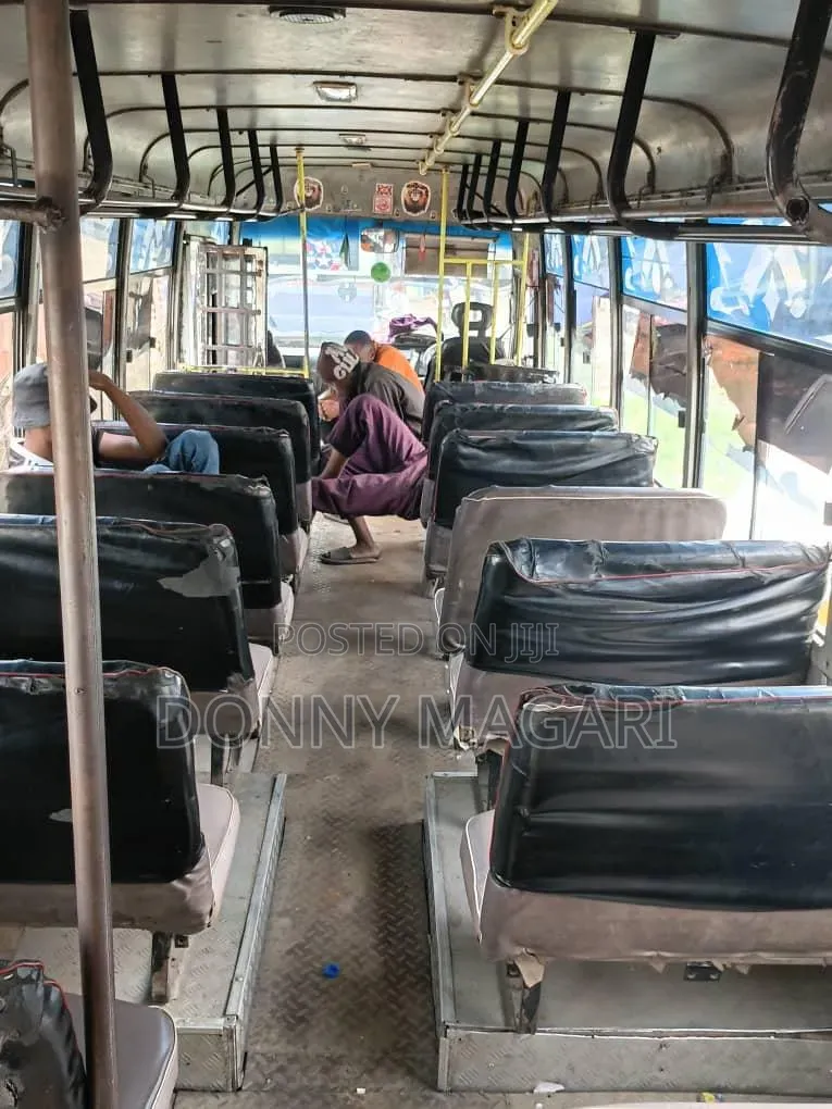 Tata Starbus Ultra Skool 2015 Green