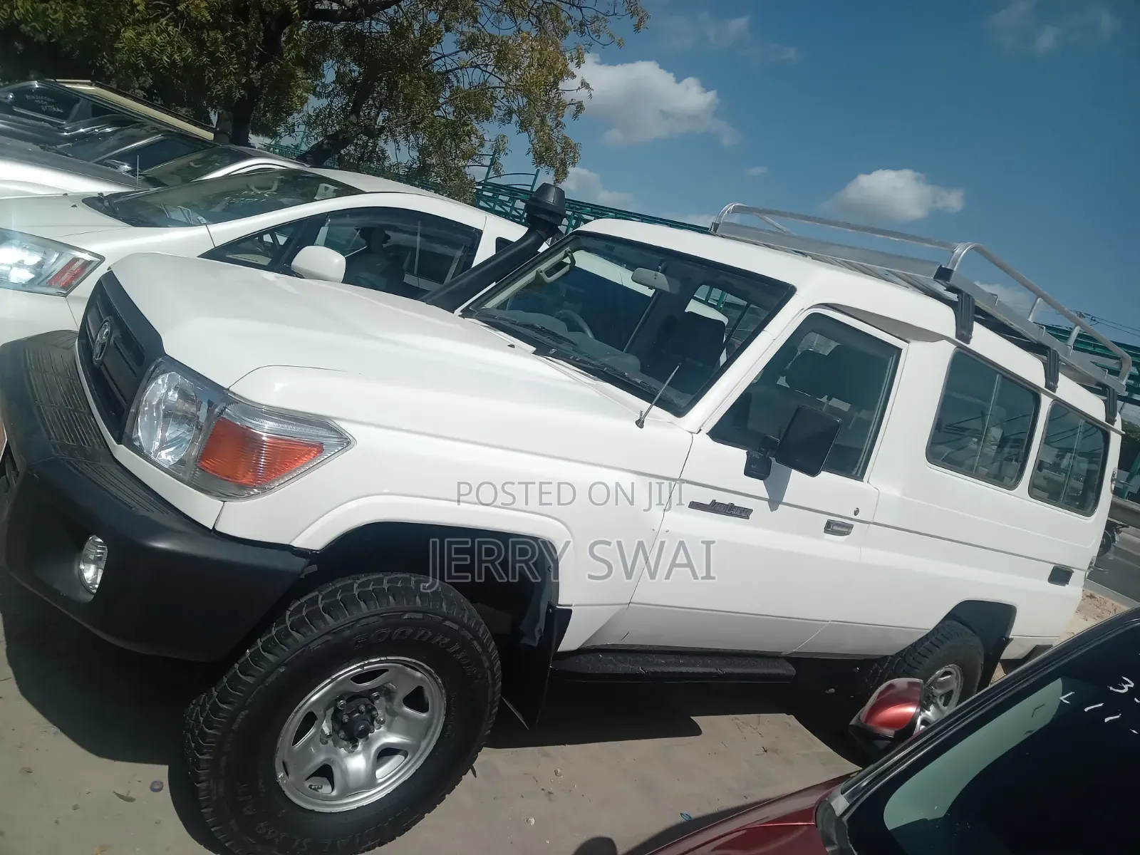 Toyota Land Cruiser 2009 White