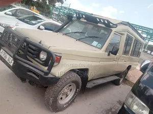 Toyota Land Cruiser 2006 Gray