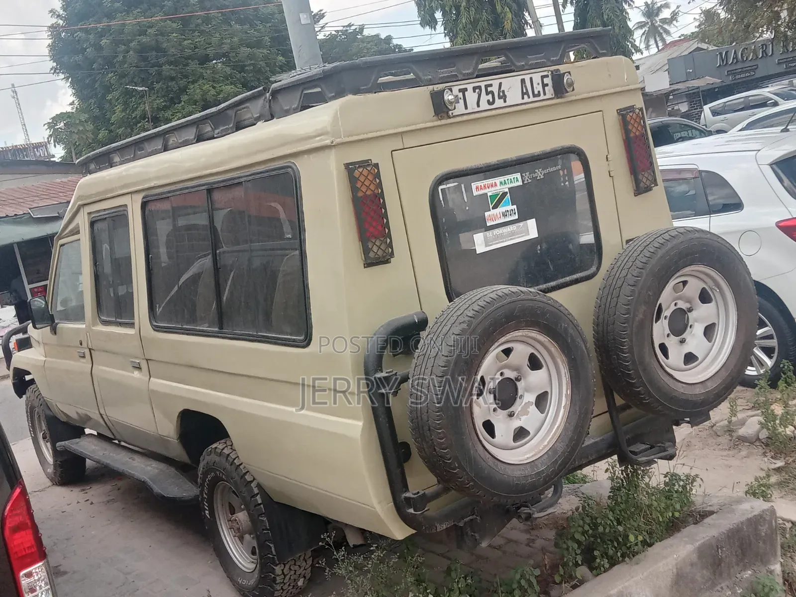 Toyota Land Cruiser 2006 Gray