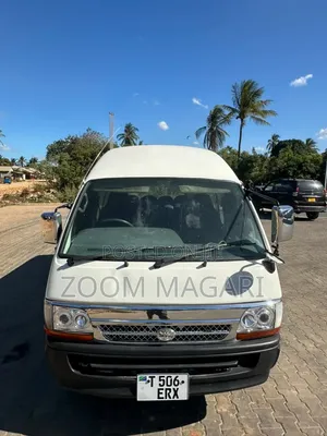 Toyota HiAce 2002 White