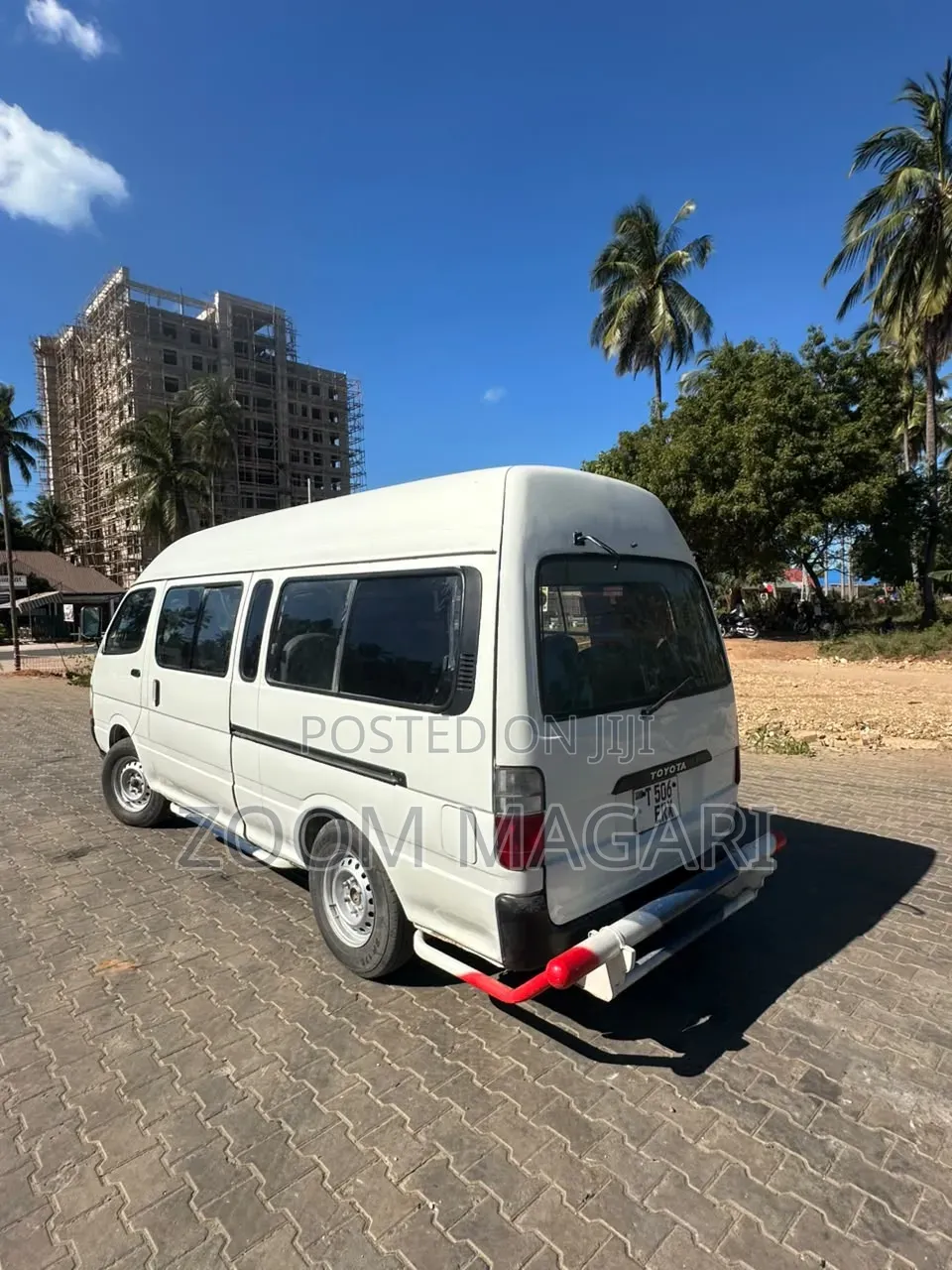 Toyota HiAce 2002 White
