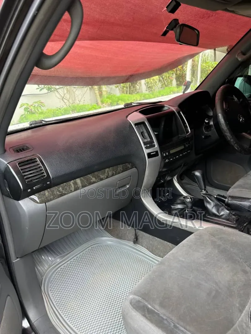 Toyota Land Cruiser Prado 2006 Black