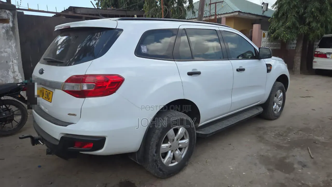 Ford Everest 2018 White