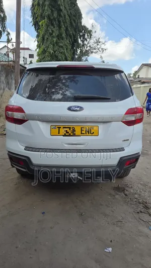 Ford Everest 2018 White