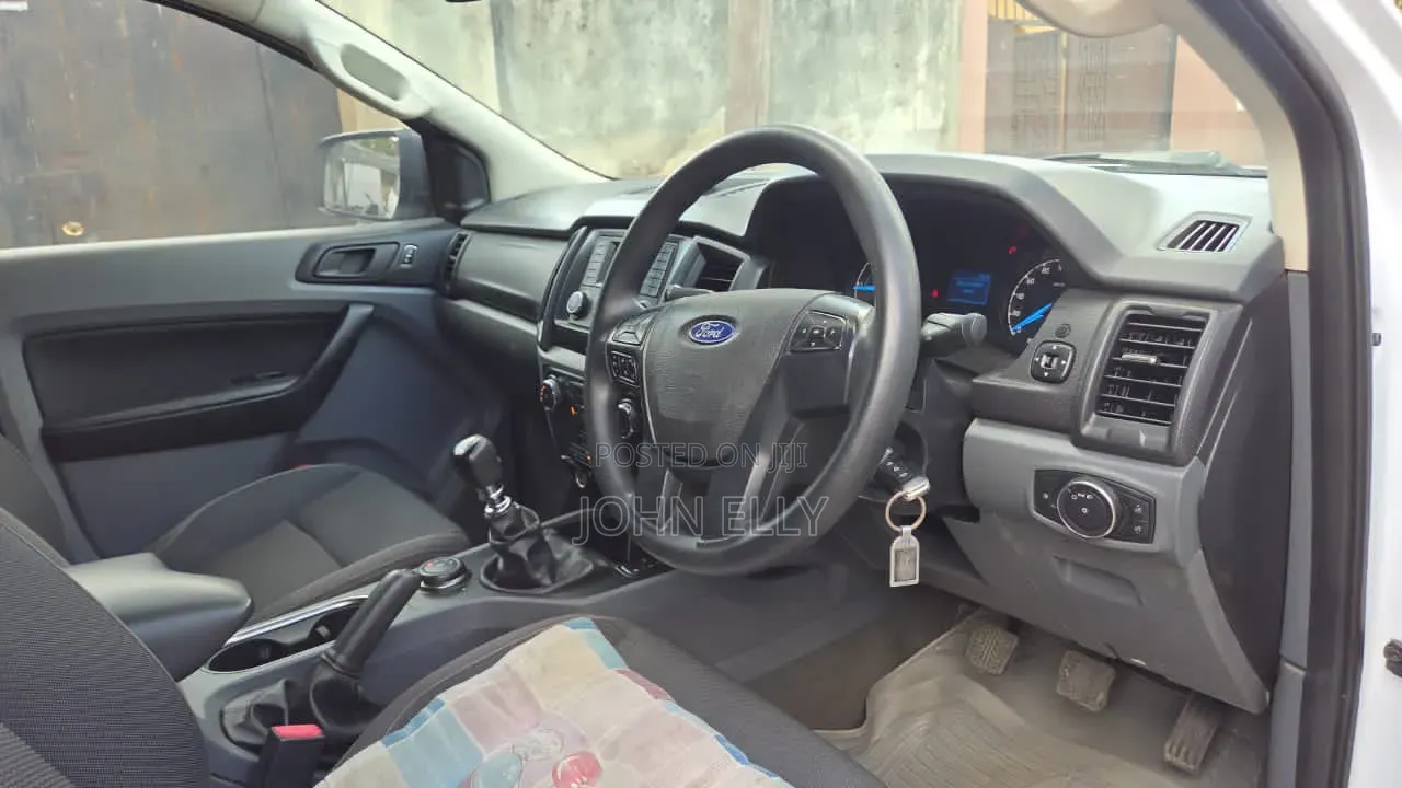 Ford Everest 2018 White