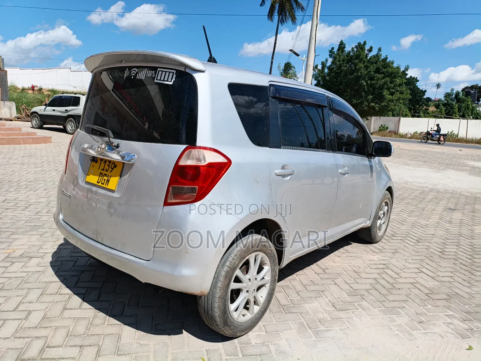 Toyota Ractis 2006 Silver