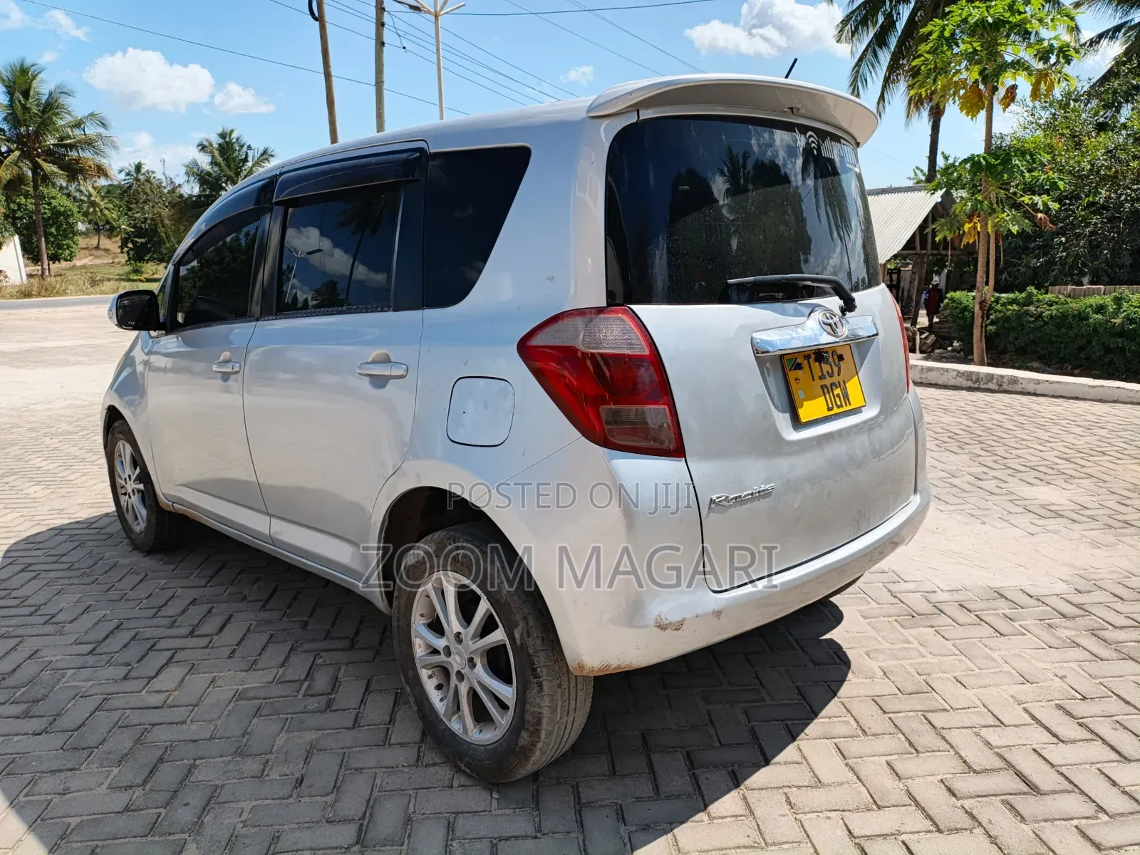 Toyota Ractis 2006 Silver