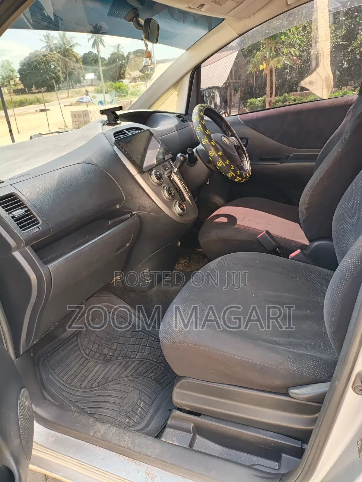 Toyota Ractis 2006 Silver