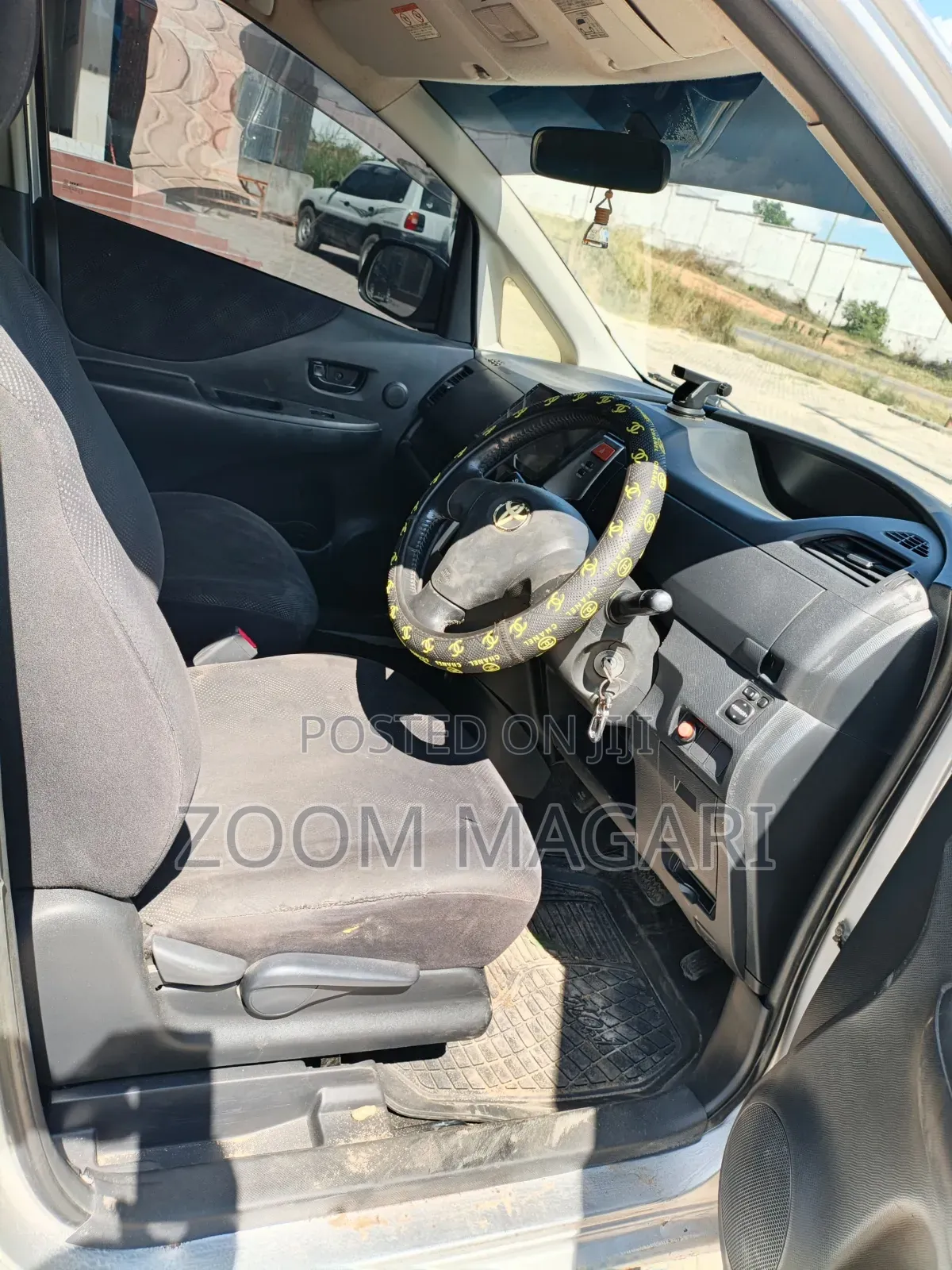 Toyota Ractis 2006 Silver