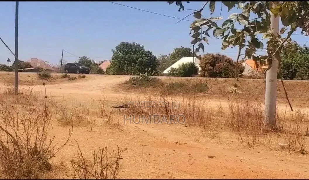 Kiwanja Kinauzwa Dodoma MSALATO( Cha Kwanza Lami)