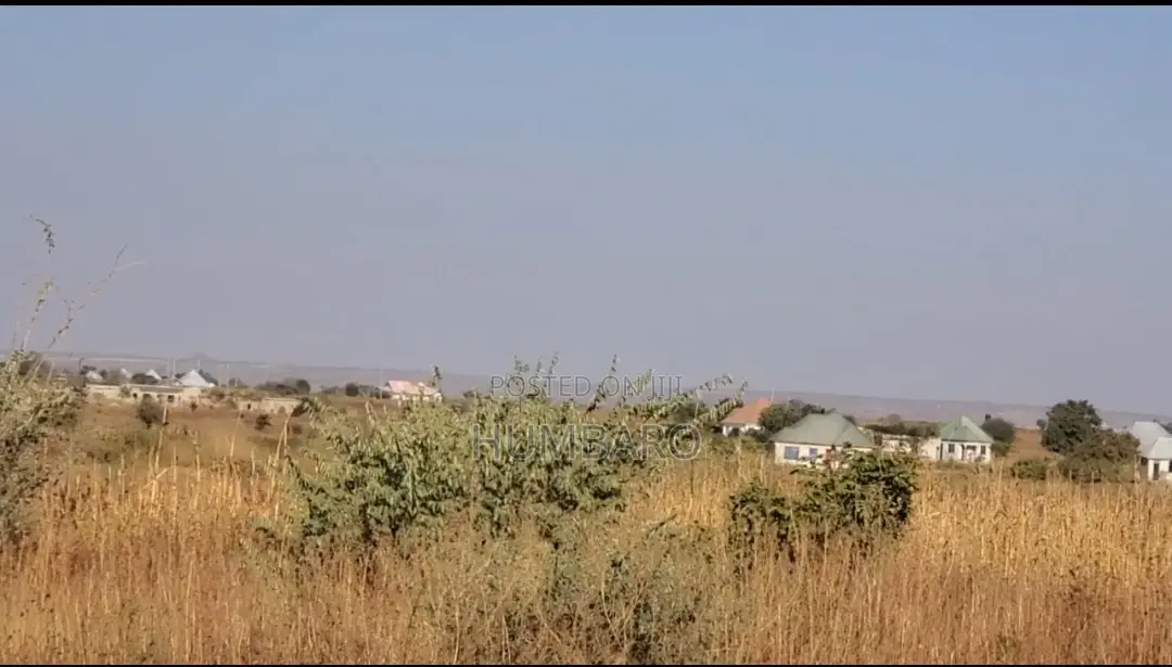 Viwanja Vitatu (MSALATO), Vimeungana(1500sqm). At 500sqm. BEI 6M at