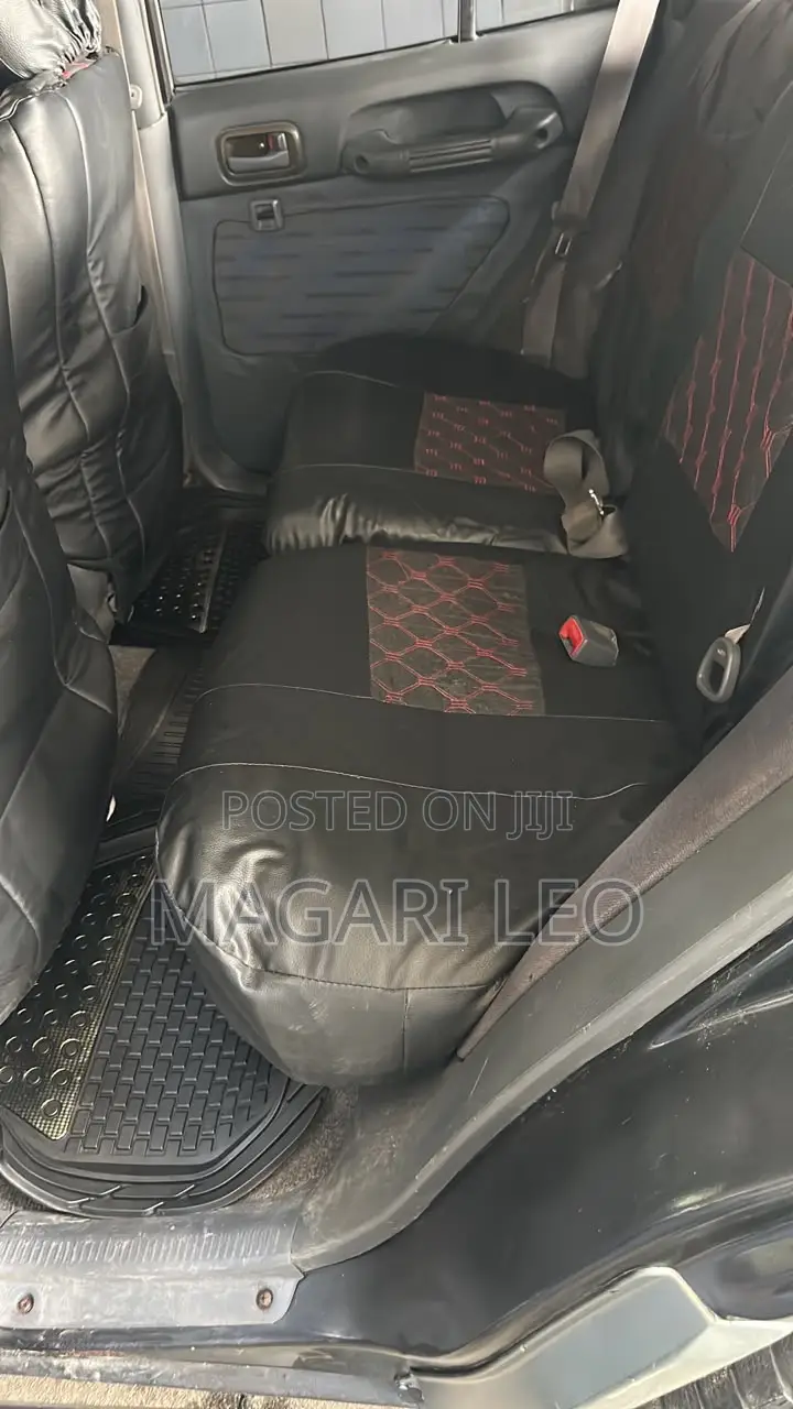 Toyota RAV4 Base FWD 1999 Black