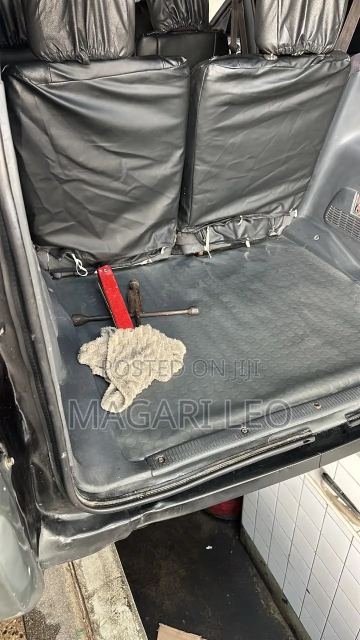 Toyota RAV4 Base FWD 1999 Black