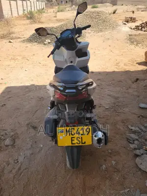 Honda Vario 2024 White