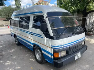Nissan Caravan (Urvan) 1996 White