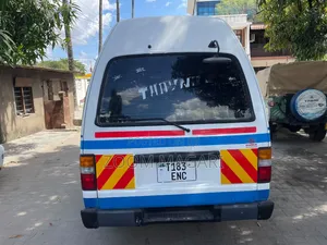 Nissan Caravan (Urvan) 1996 White
