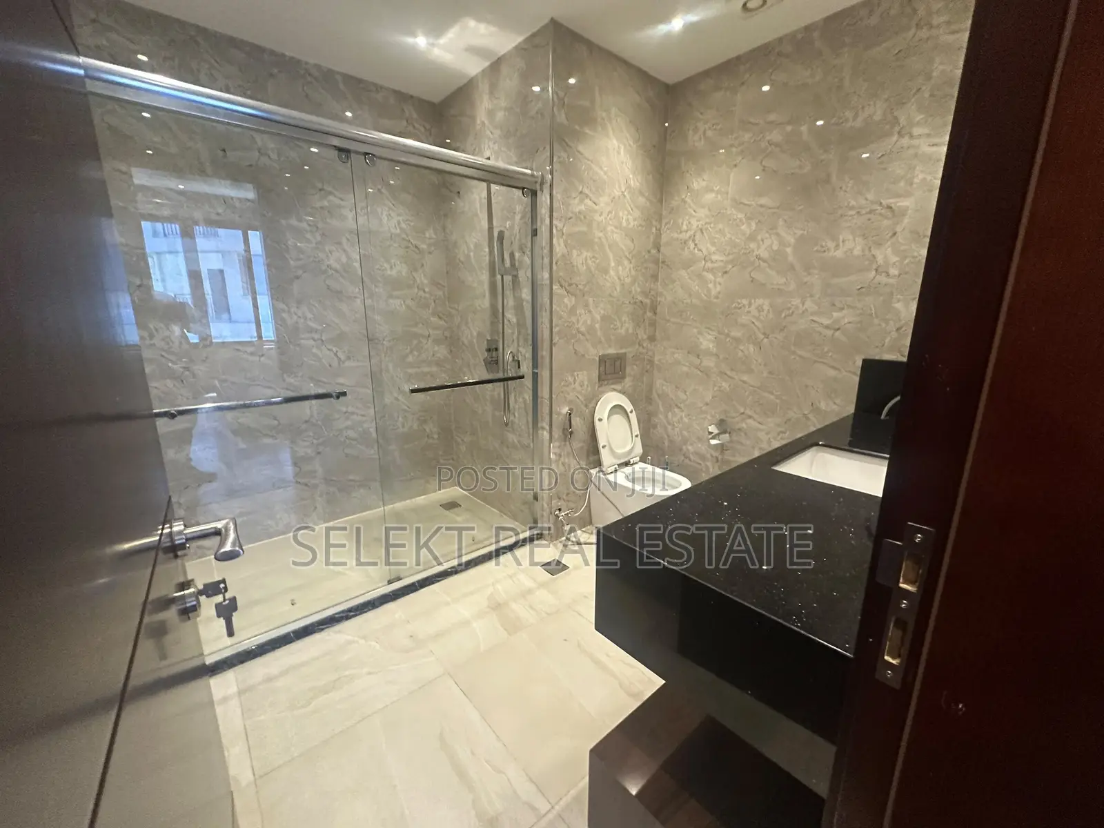 Furnished 2bdrm Apartment in Oyster Bay for rent
