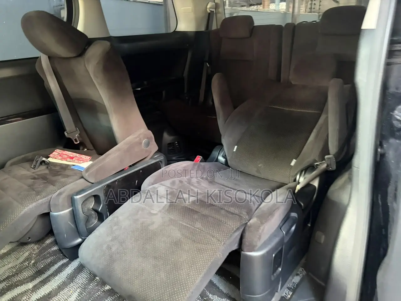 Toyota Vellfire V 2.4 FWD 7-Seater 2010 Black
