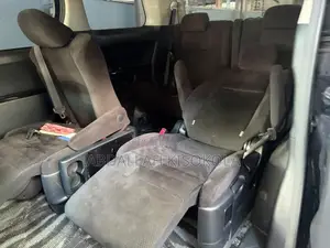 Toyota Vellfire V 2.4 FWD 7-Seater 2010 Black