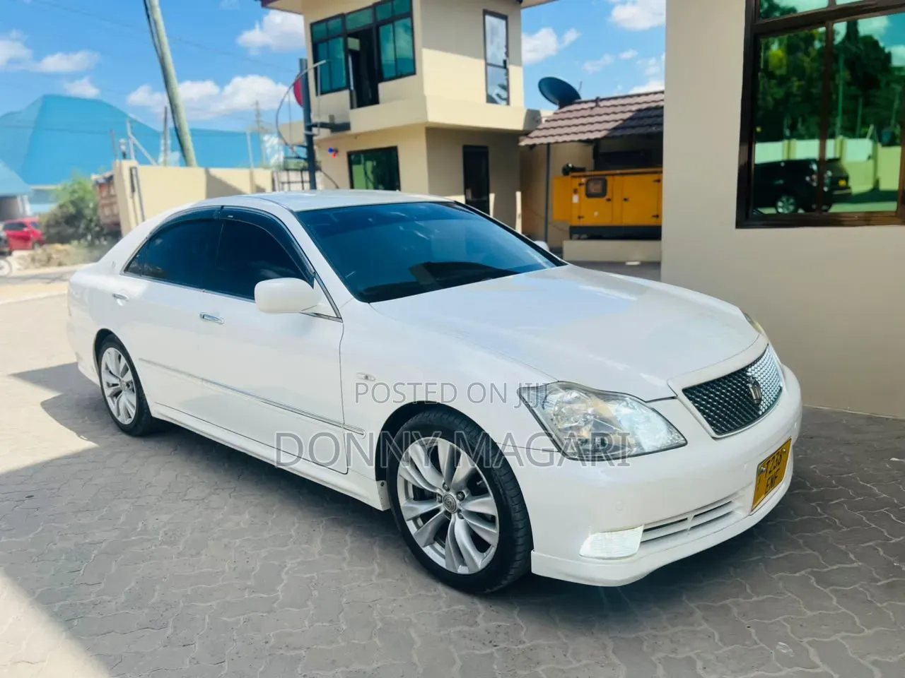 Toyota Crown 2006 White