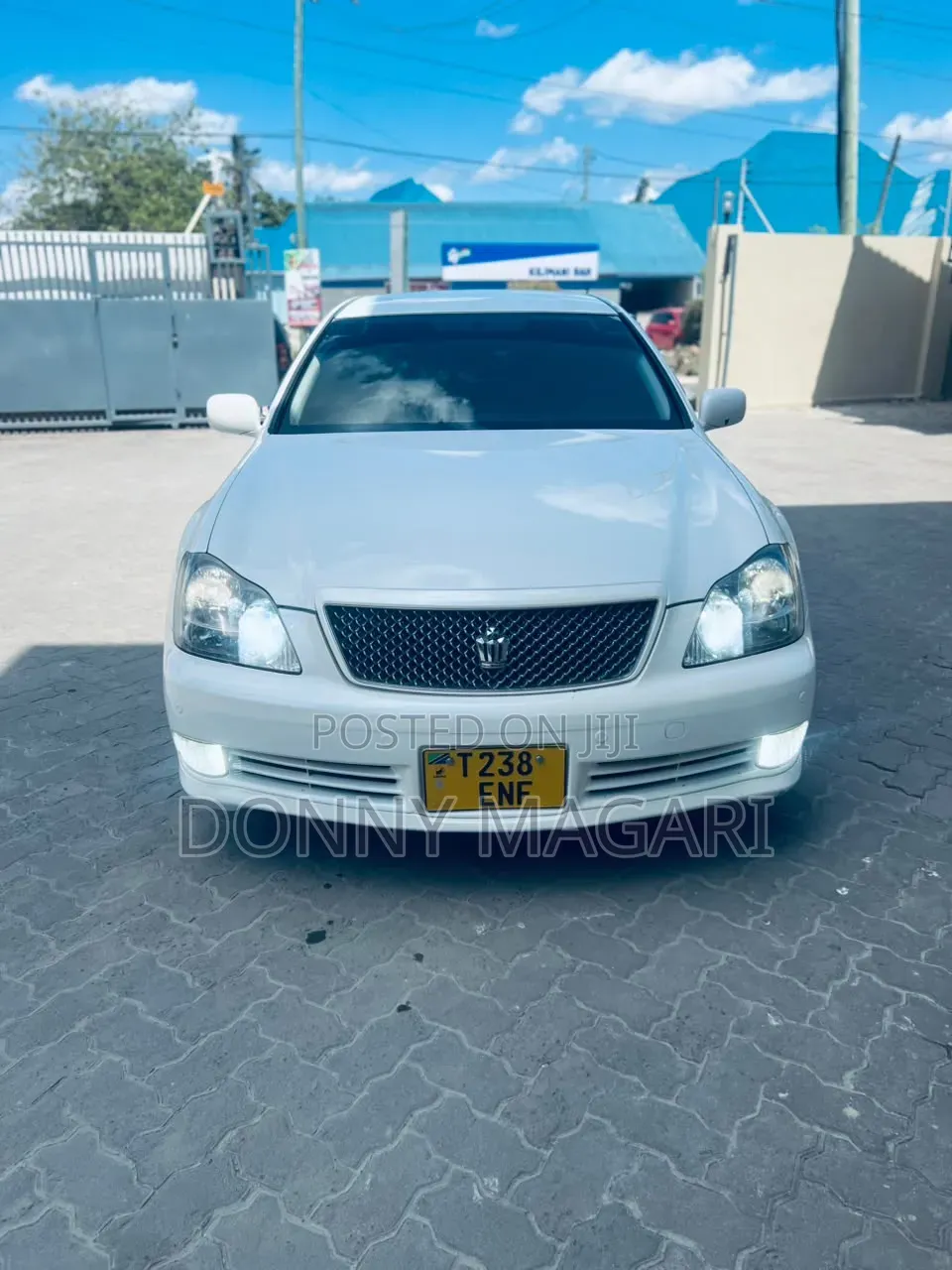 Toyota Crown 2006 White