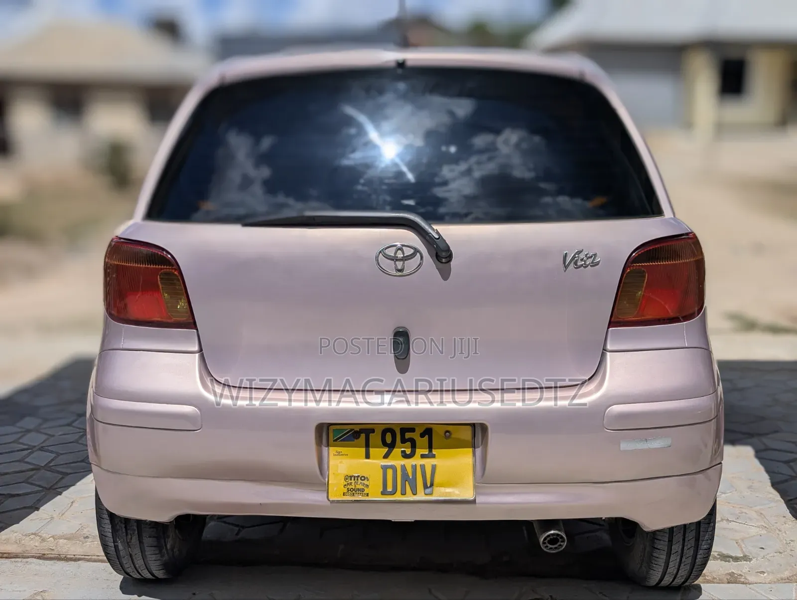 Toyota Vitz 1.0 FWD 5dr 2001 Pink