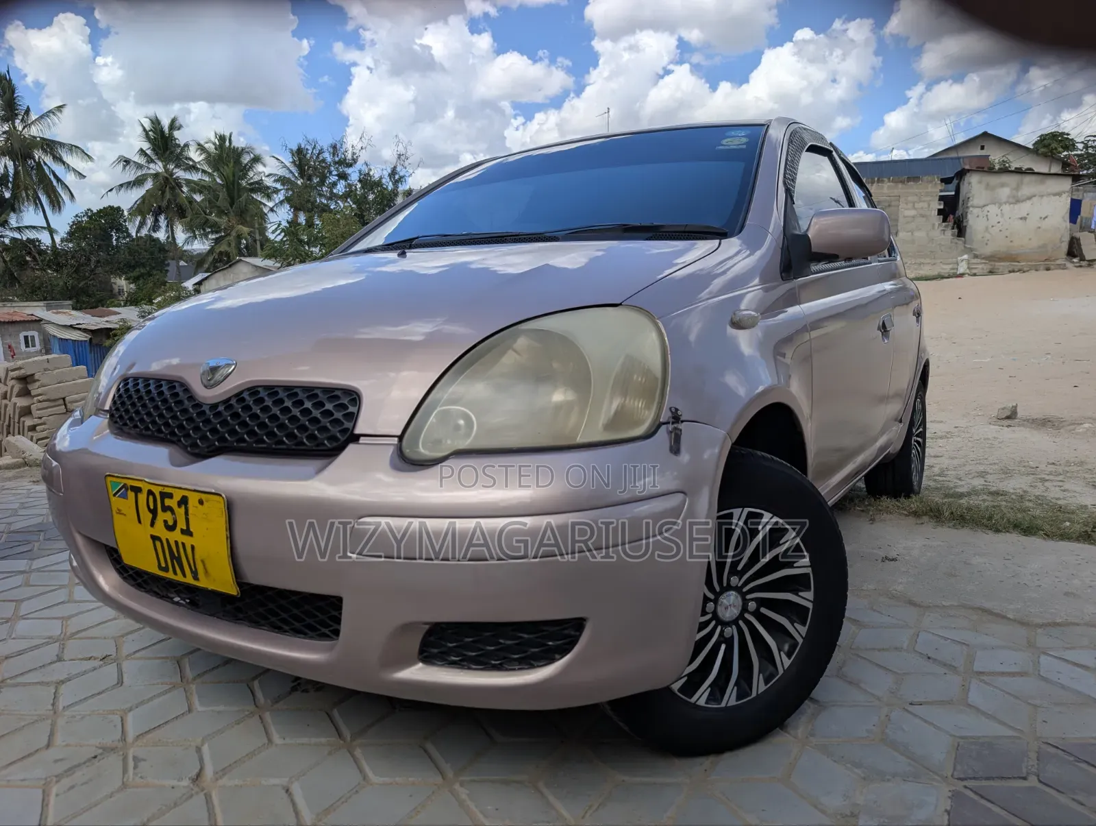 Toyota Vitz 1.0 FWD 5dr 2001 Pink