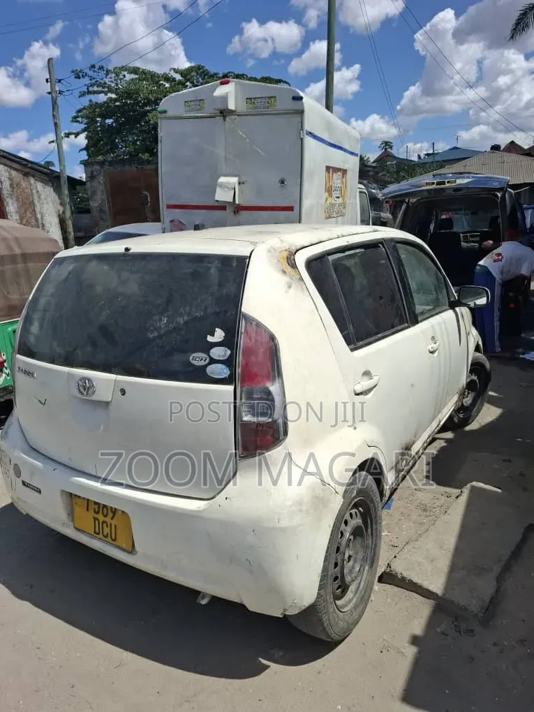 Toyota Passo 2004 White