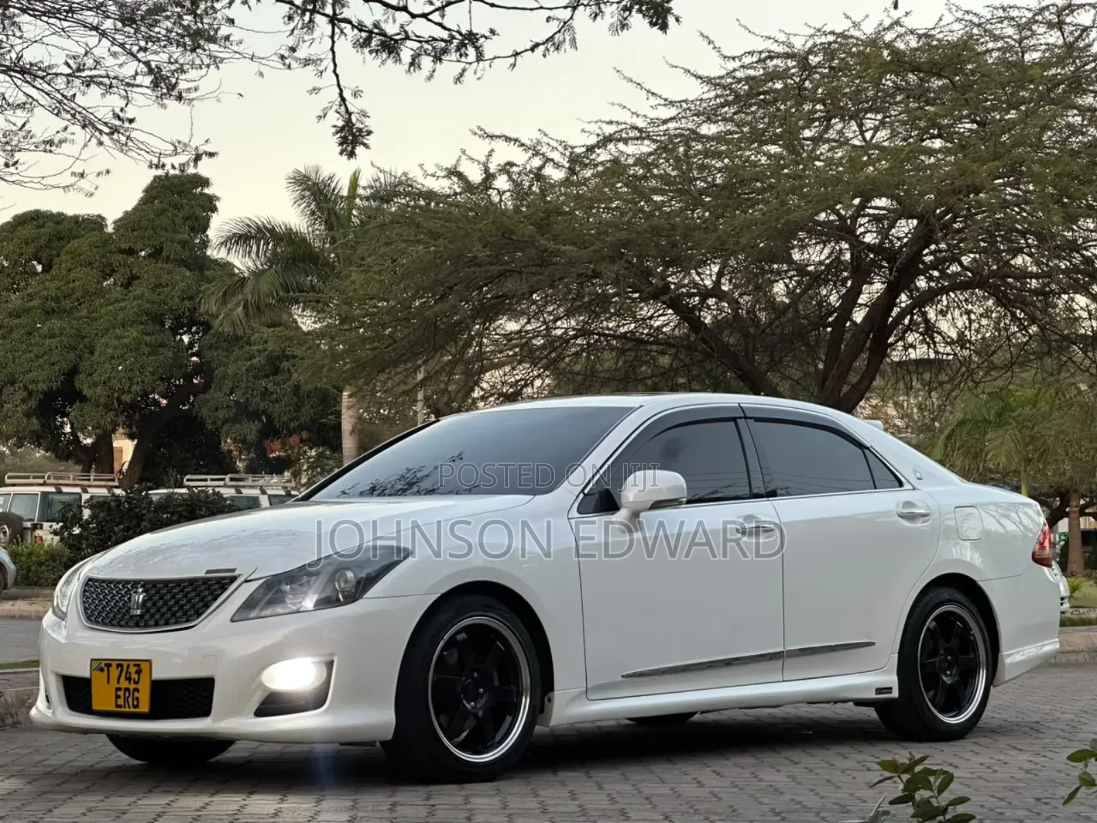 Toyota Crown 2009 White