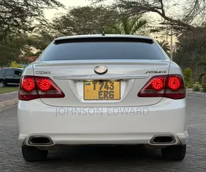 Toyota Crown 2009 White