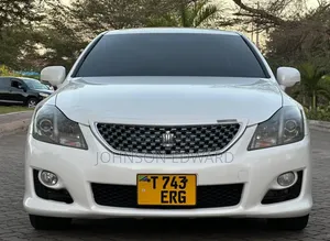 Toyota Crown 2009 White